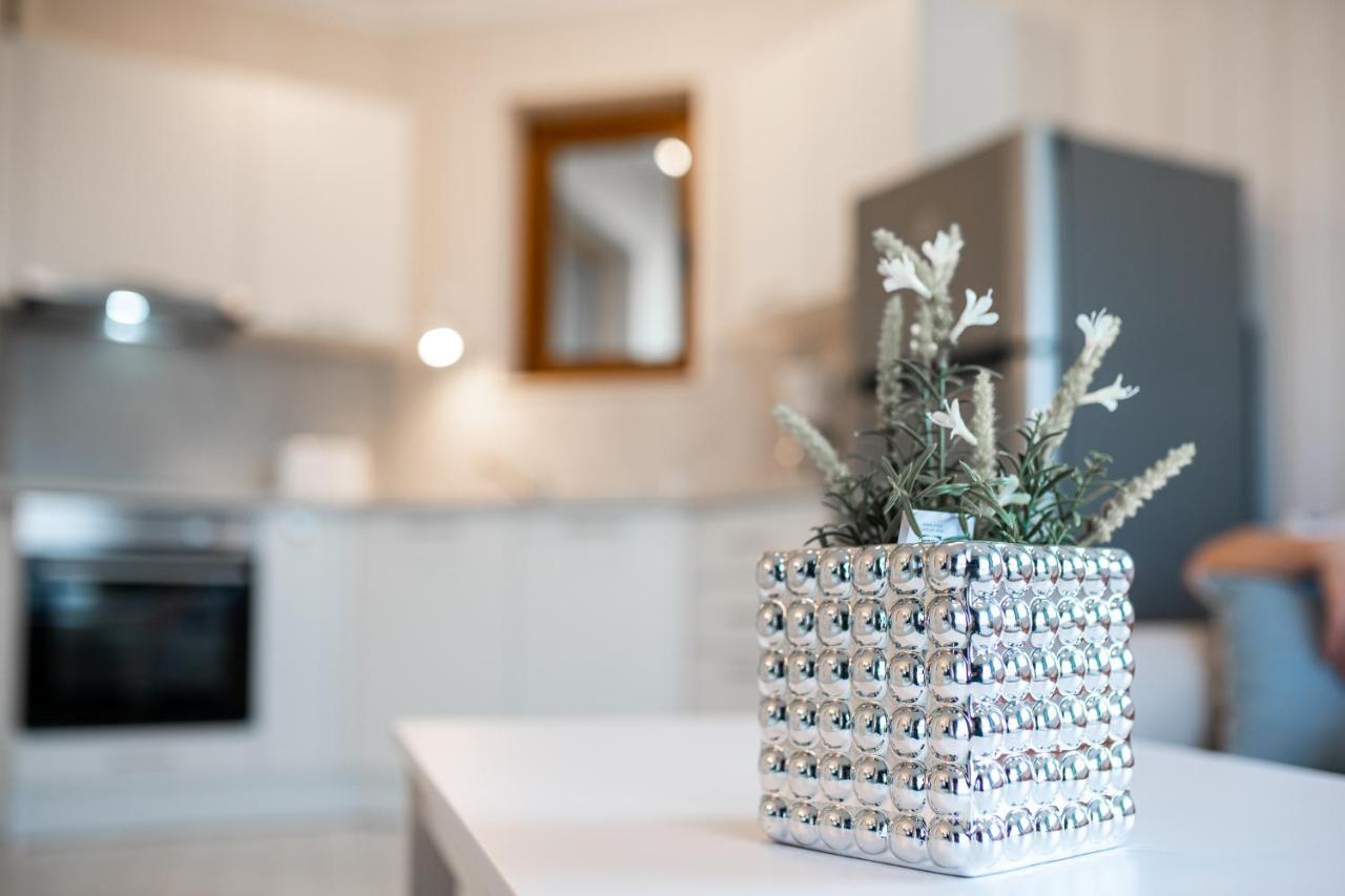 La Mer Luxury Apartments โกลเดน แซนส์ ภายนอก รูปภาพ